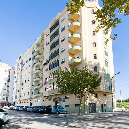 Apartamento Central Setubal Sossegado E Com Luz Bagian luar foto