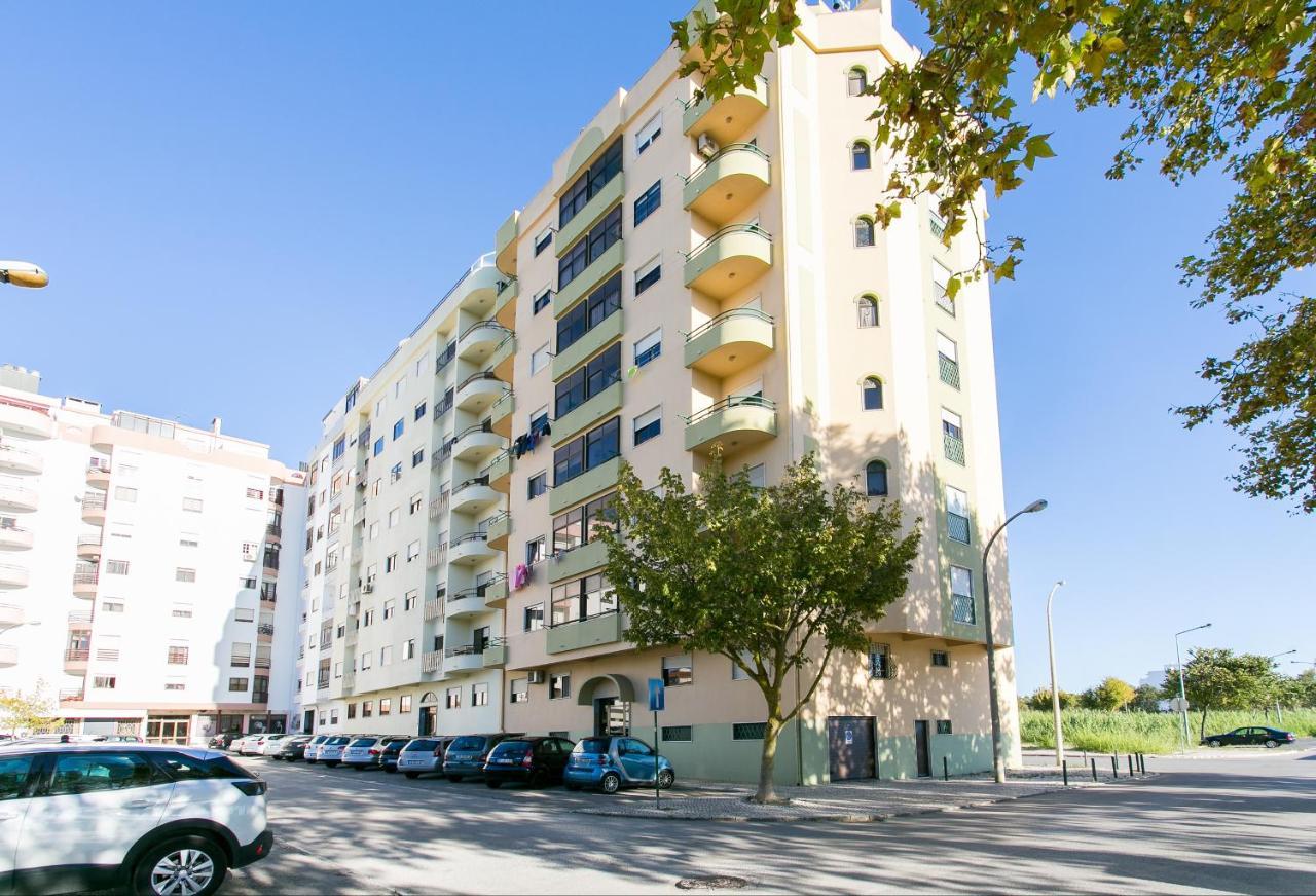 Apartamento Central Setubal Sossegado E Com Luz Bagian luar foto