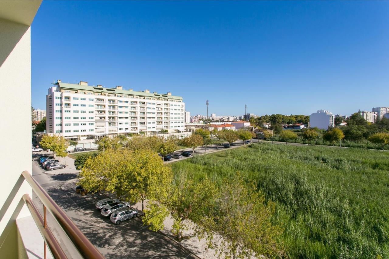 Apartamento Central Setubal Sossegado E Com Luz Bagian luar foto